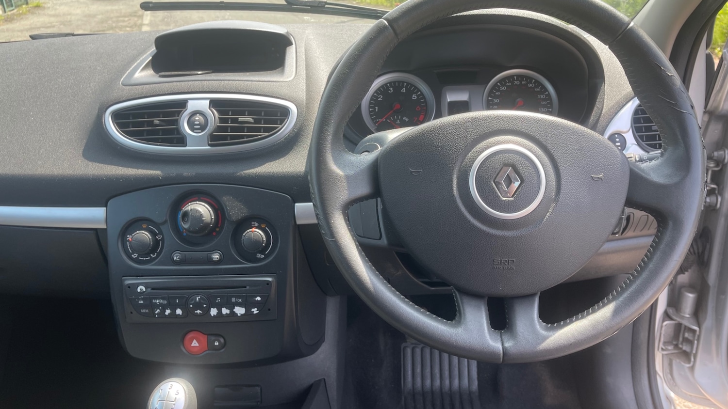 Renault Clio 2010 (10) - 1.2 16V Dynamique 5dr - Image 12