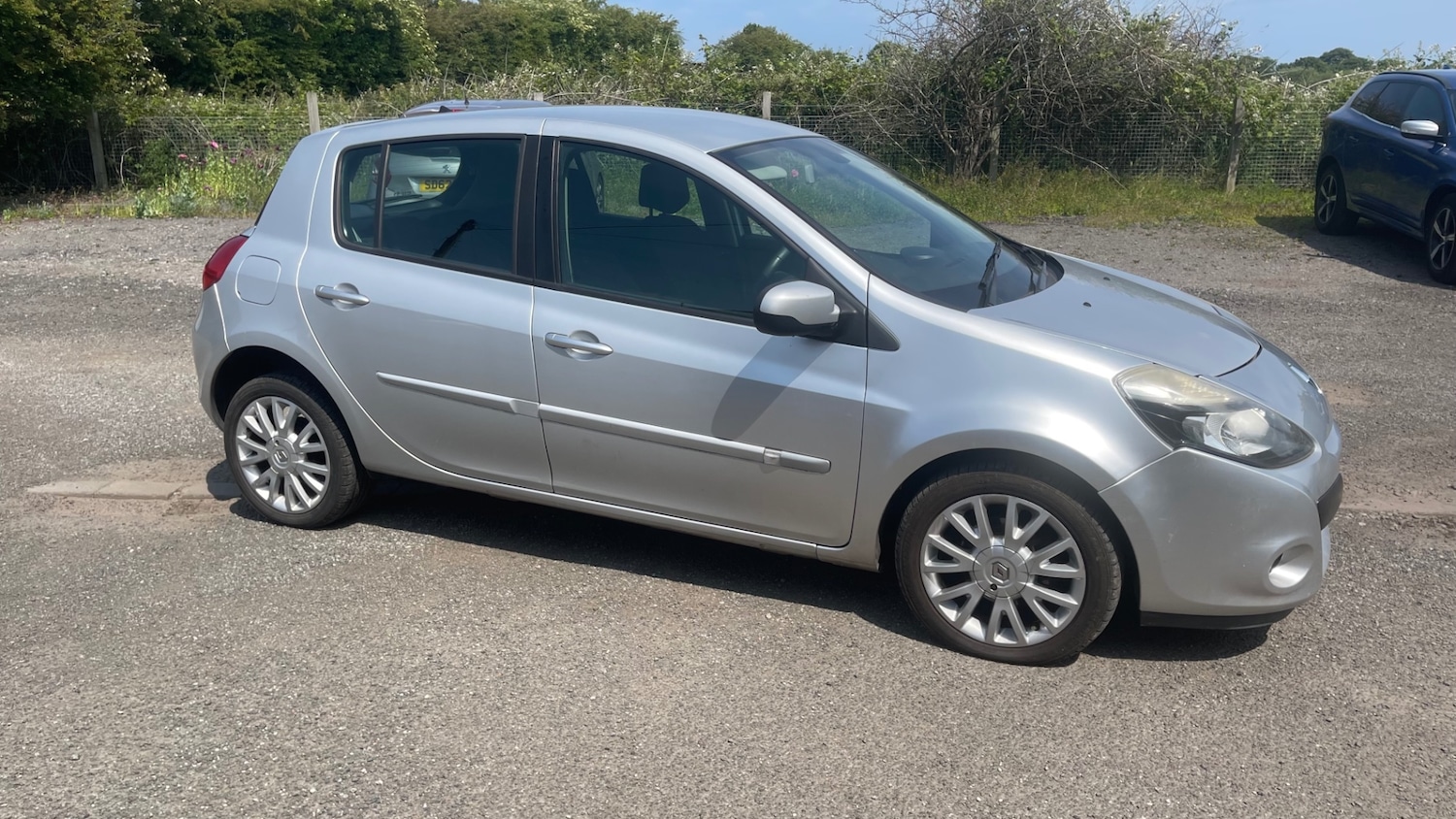 Renault Clio 2010 (10) - 1.2 16V Dynamique 5dr - Image 2