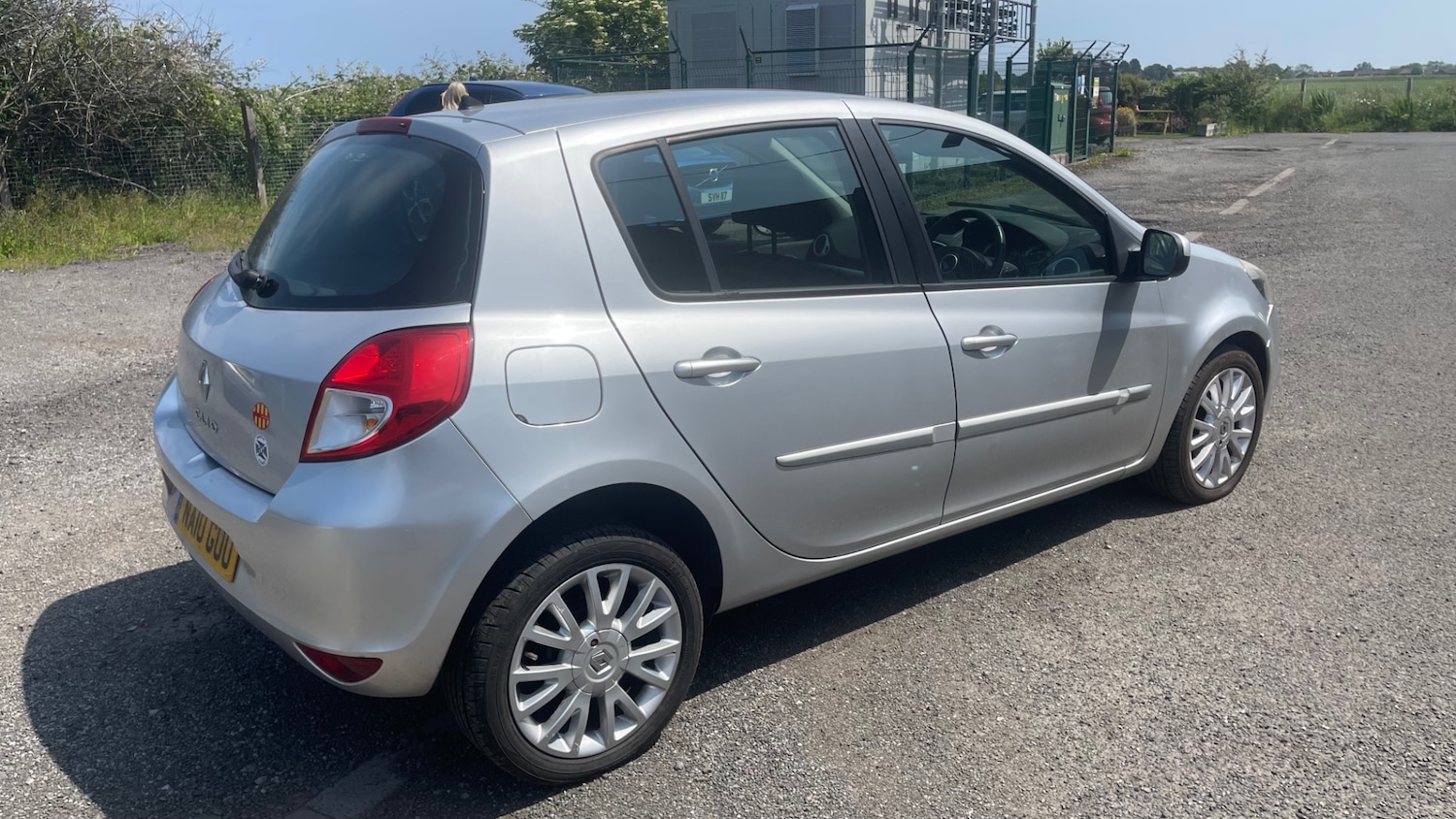 Renault Clio 2010 (10) - 1.2 16V Dynamique 5dr - Image 4