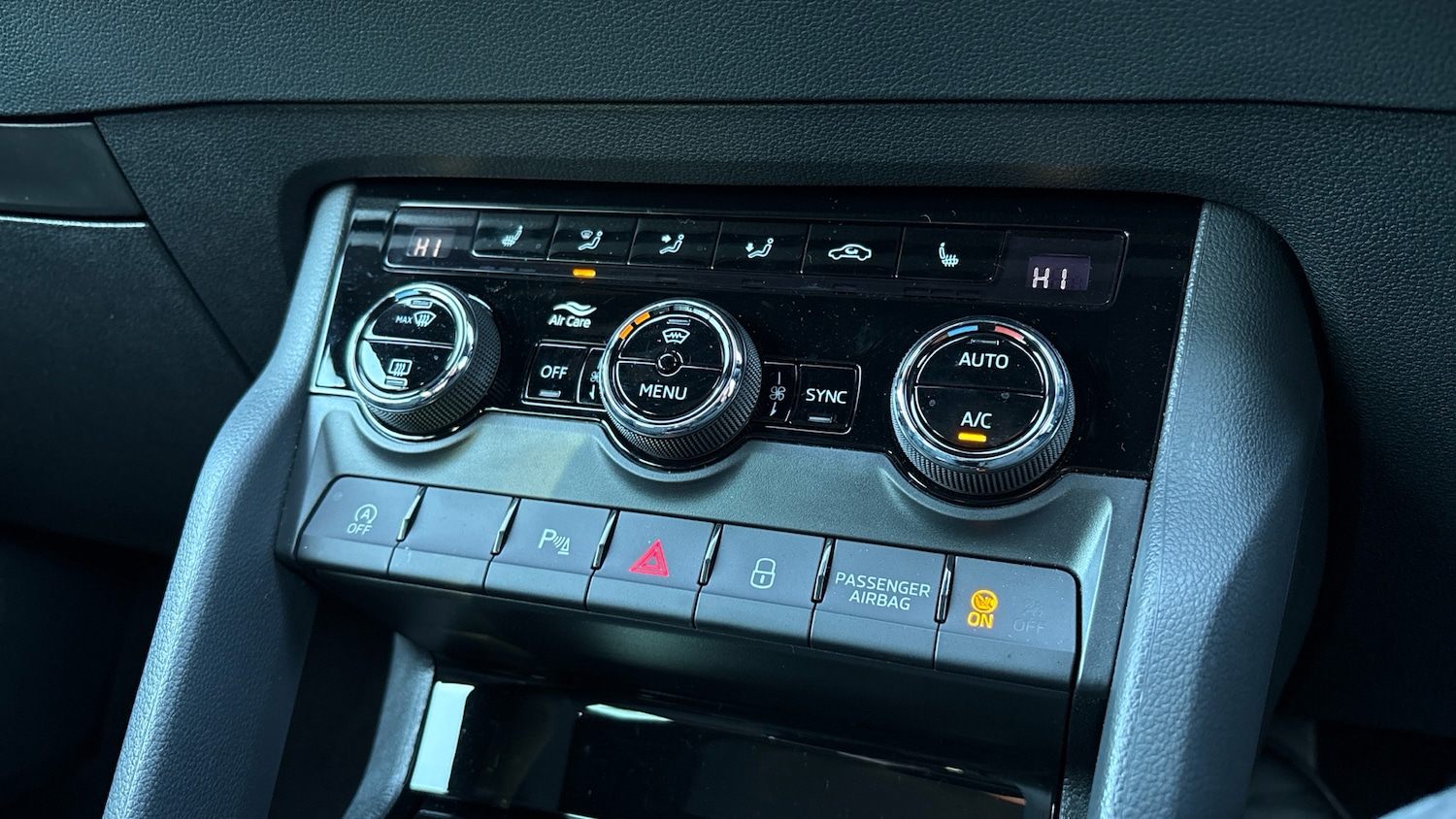 Used Skoda Karoq 2025 for sale - 76882288: Photo 13