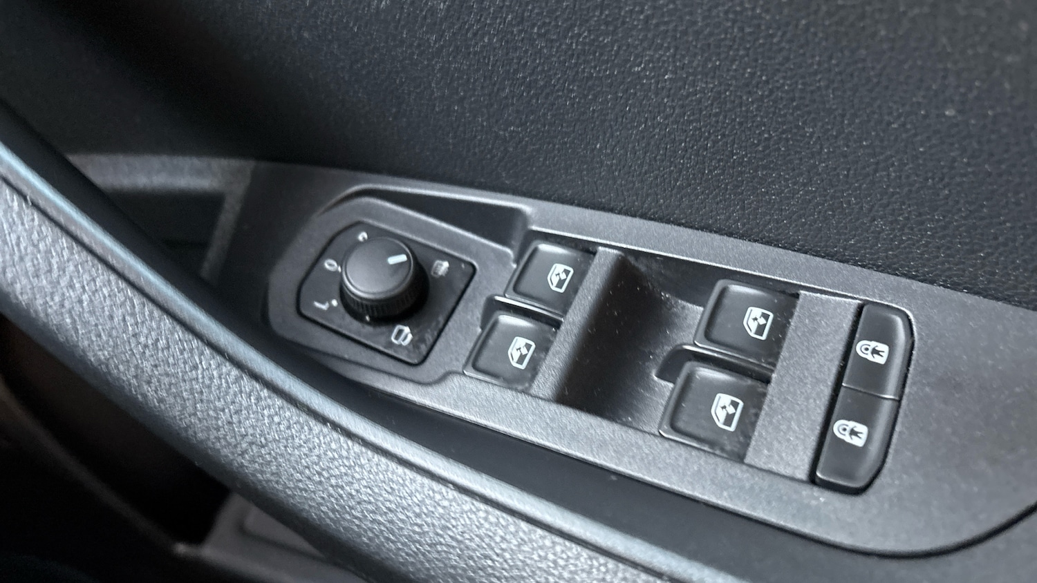 Used Skoda Karoq 2025 for sale - 76882288: Photo 42