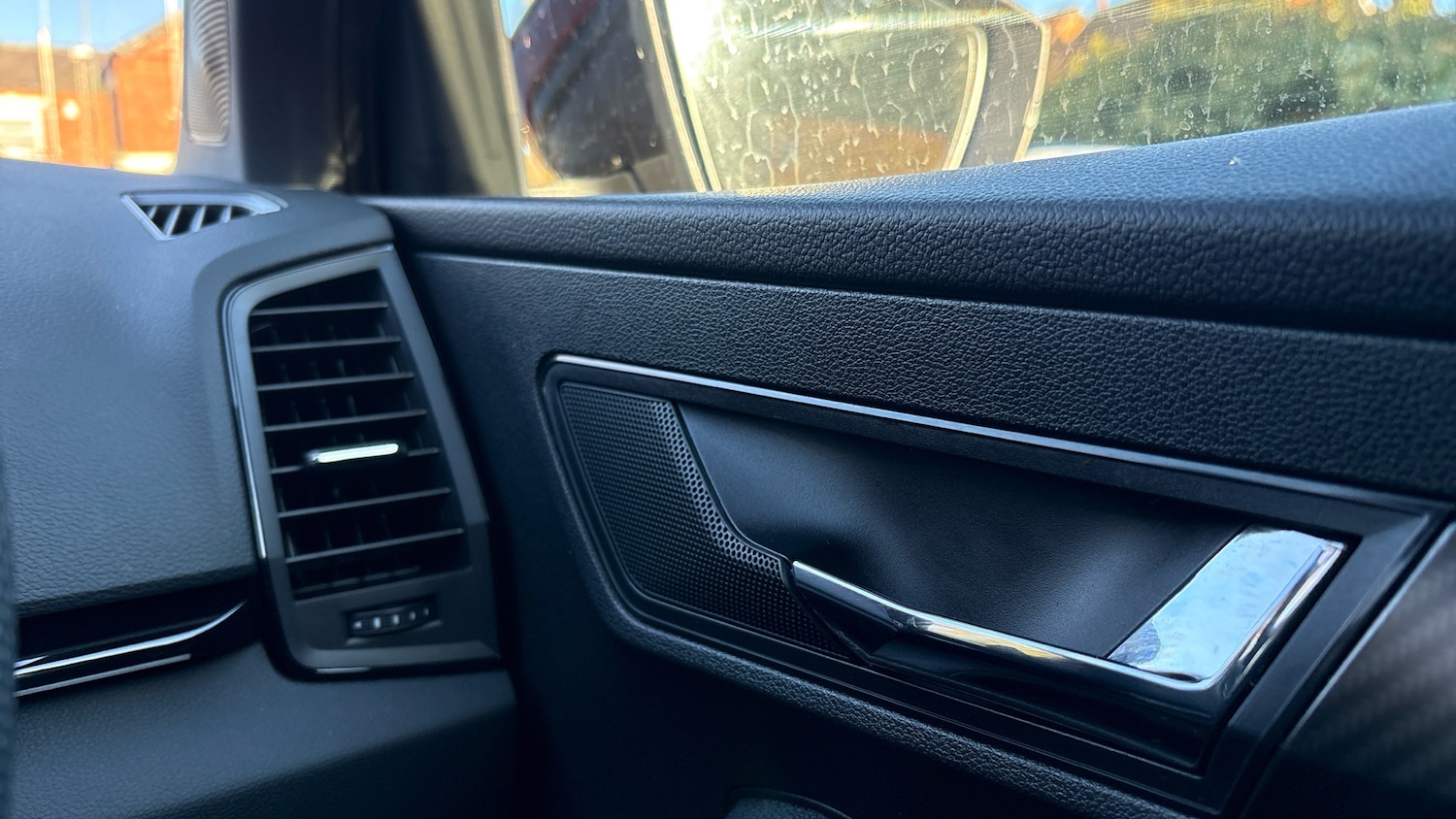 Used Skoda Karoq 2025 for sale - 76882288: Photo 5