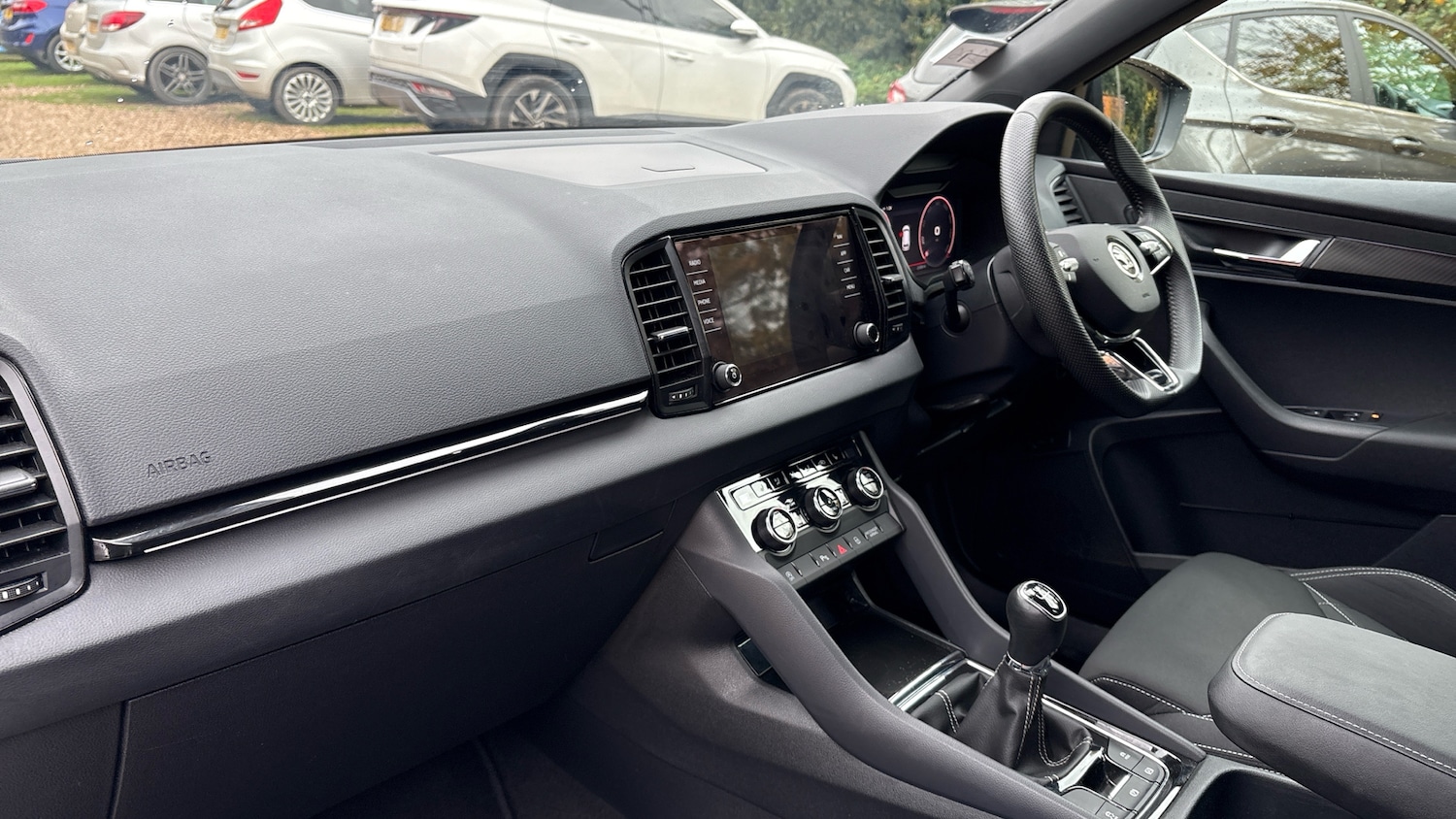 Used Skoda Karoq 2023 for sale - 76479462: Photo 2