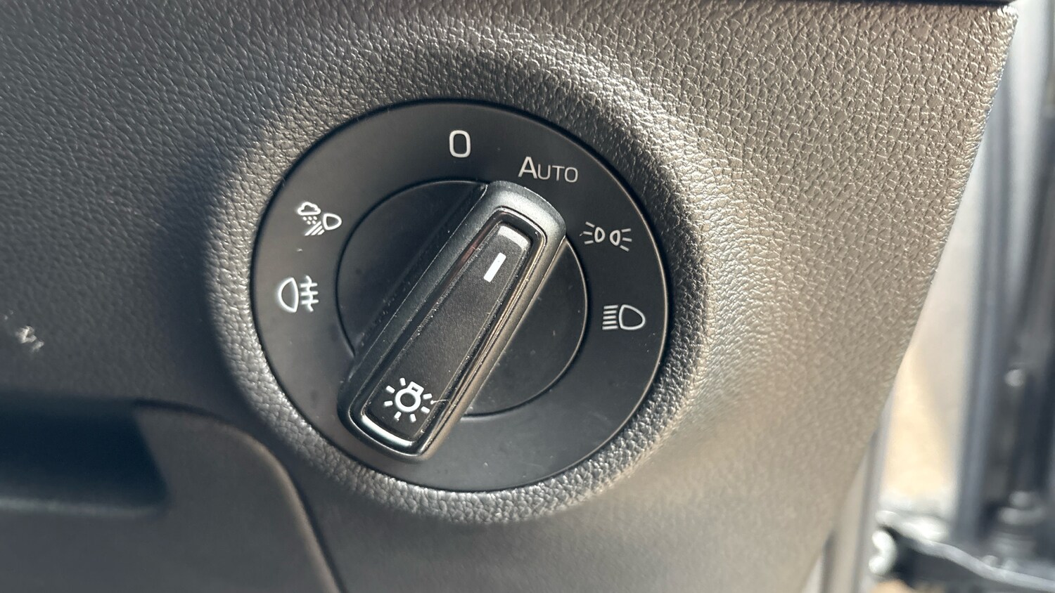 Used Skoda Karoq 2023 for sale - 76479462: Photo 33