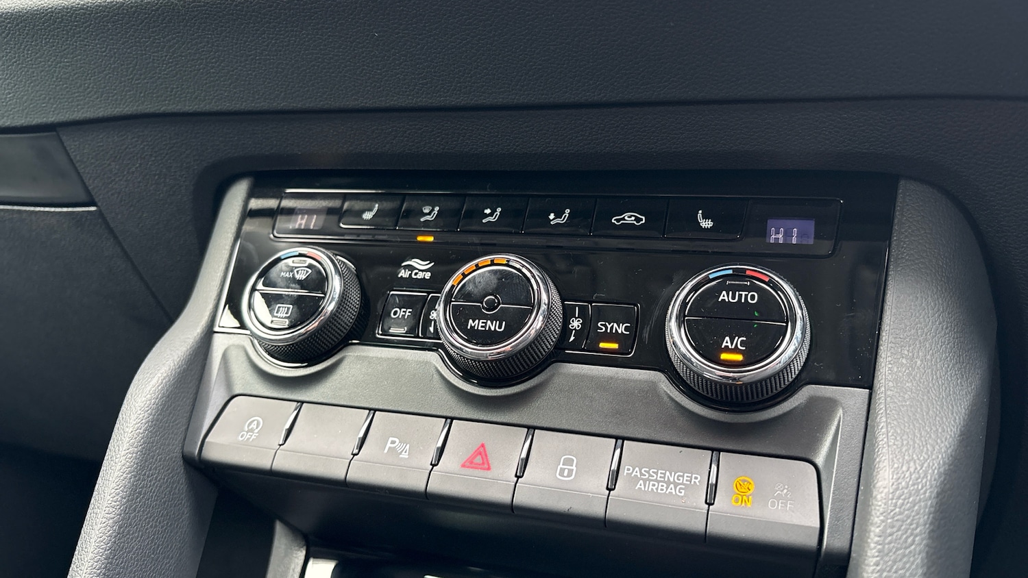 Used Skoda Karoq 2025 for sale - 77201121: Photo 13