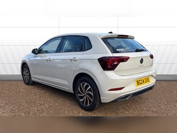 Used Volkswagen Polo 2024 for sale - 77461110: Photo