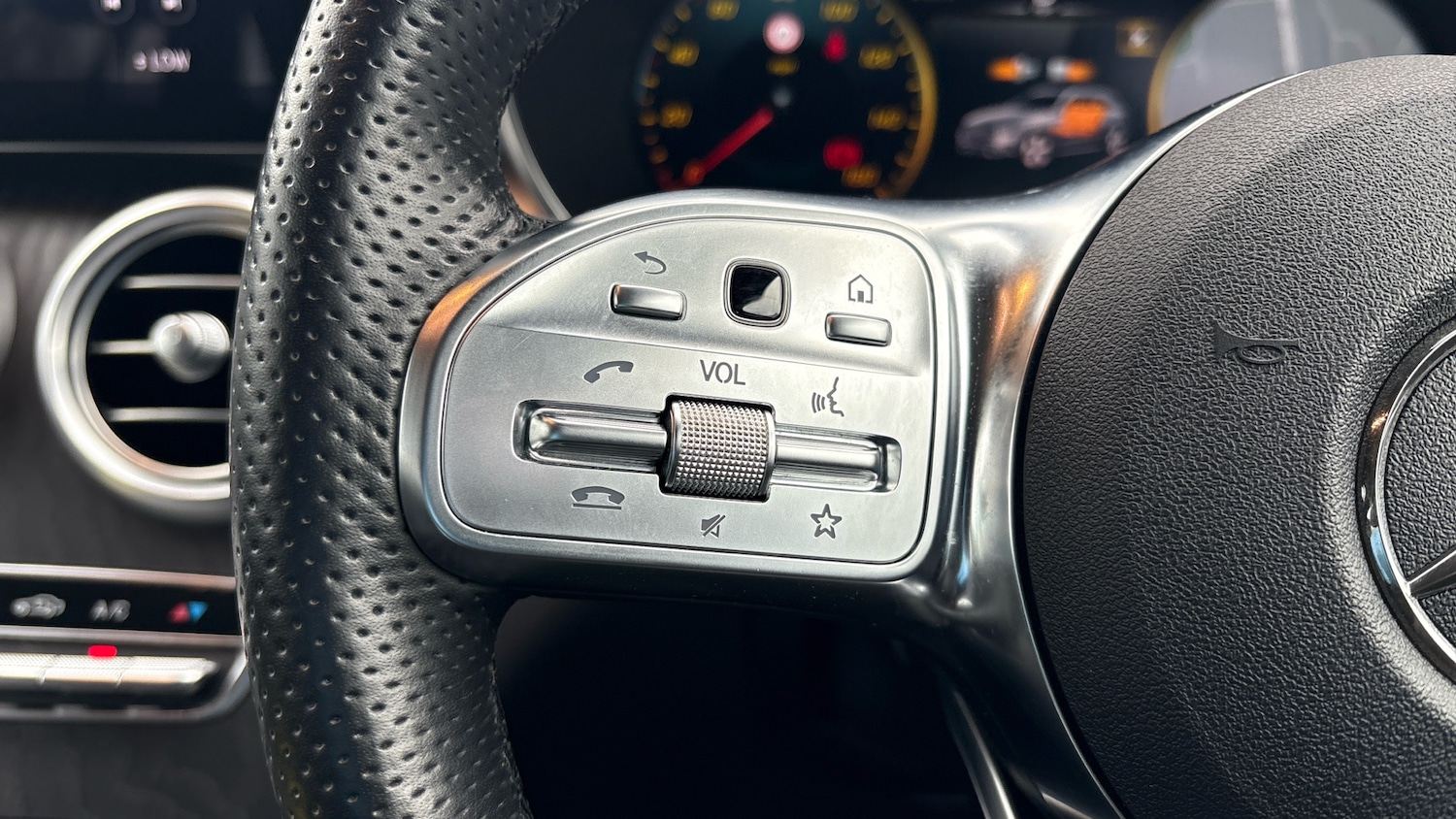 Used Mercedes-Benz GLC 2020 for sale - 78081602: Photo 17