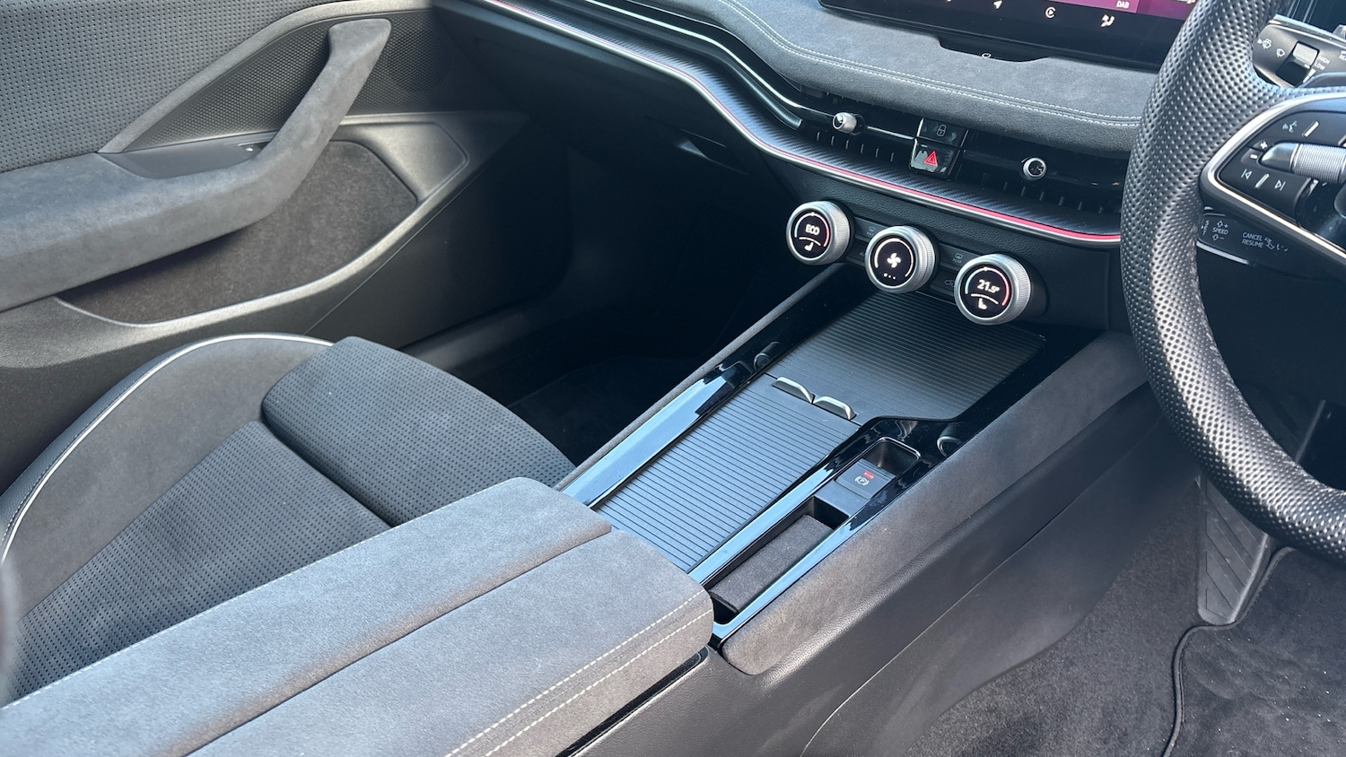 Used Skoda Superb 2025 for sale - 77206902: Photo 14