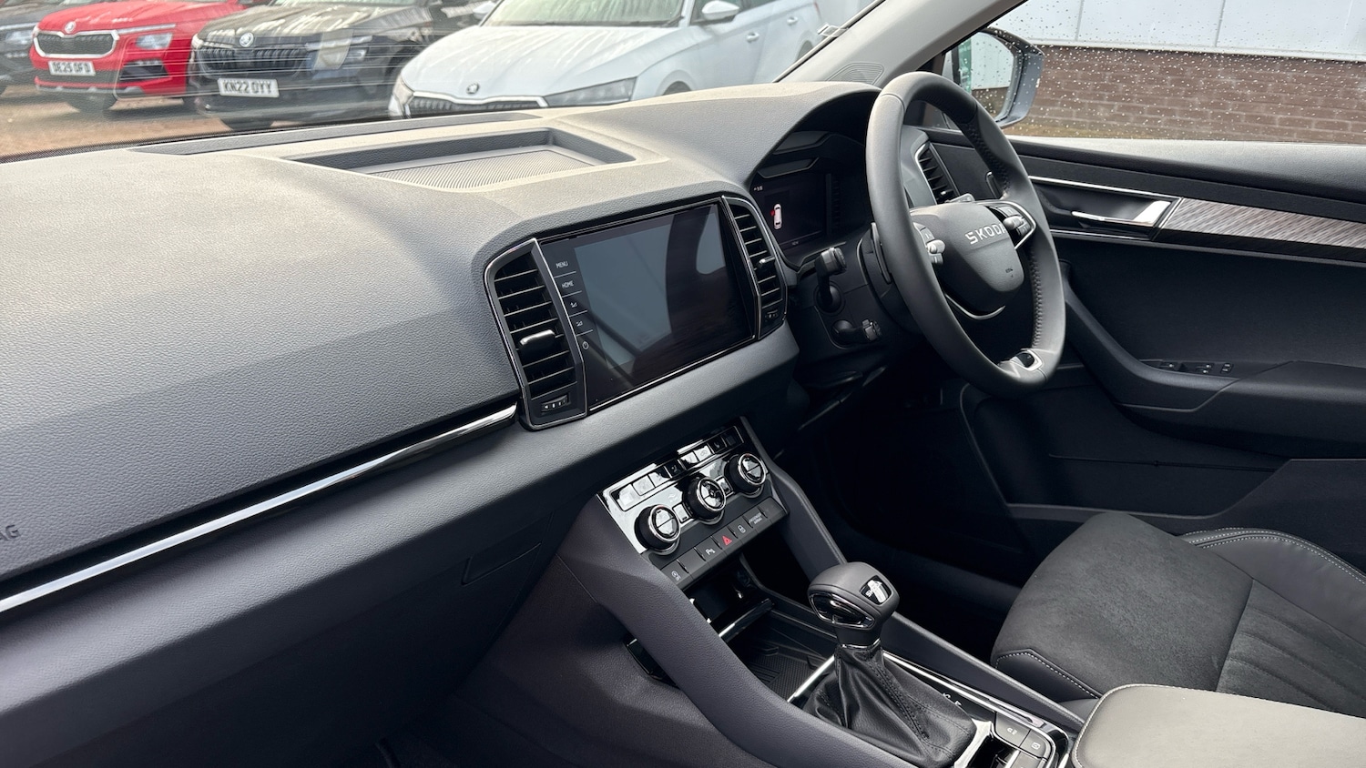 Used Skoda Karoq 2025 for sale - 77206907: Photo 2