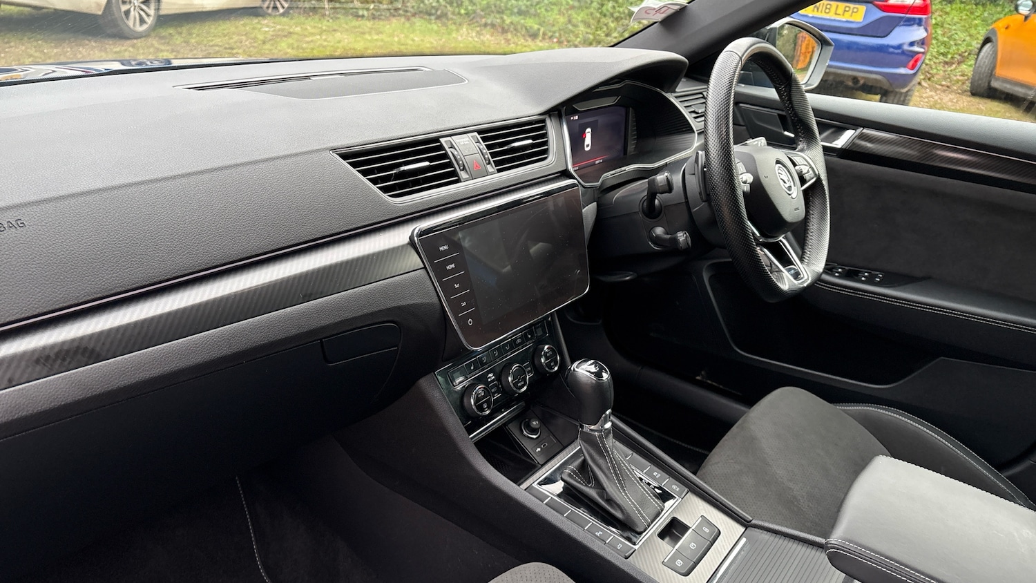 Used Skoda Superb 2023 for sale - 77298263: Photo 2