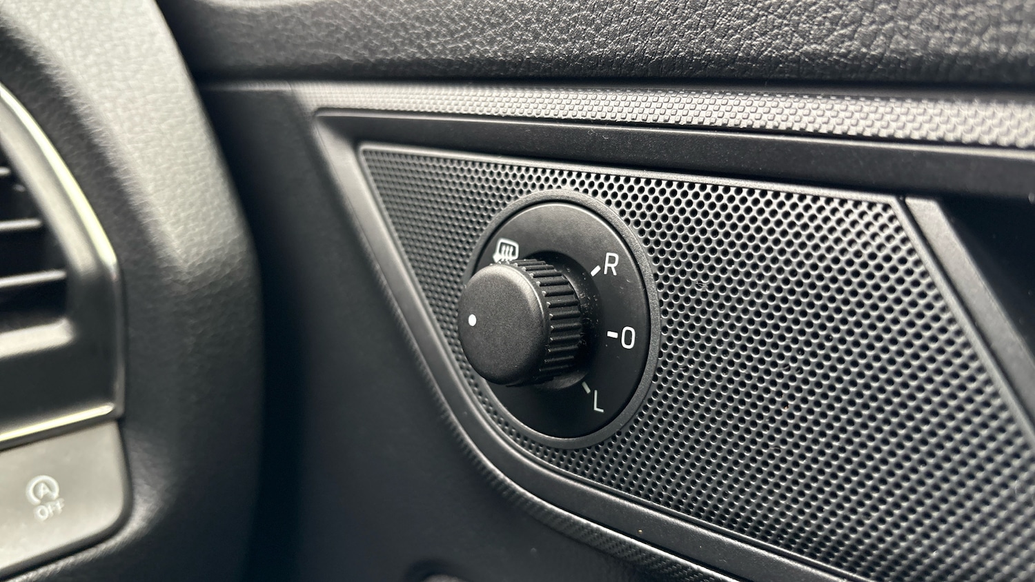 Used Skoda Fabia 2017 for sale - 77046116: Photo 38