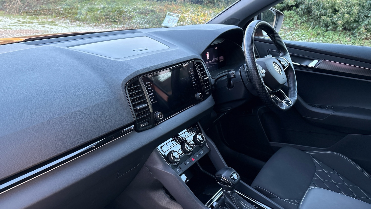 Used Skoda Karoq 2023 for sale - 77163707: Photo 2