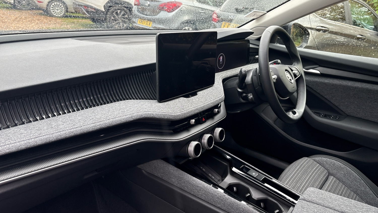 Used Skoda Superb 2024 for sale - 76479496: Photo 2