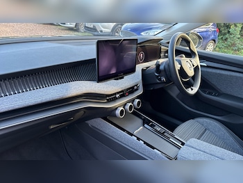 Used Skoda Superb 2024 for sale - 76643258: Photo