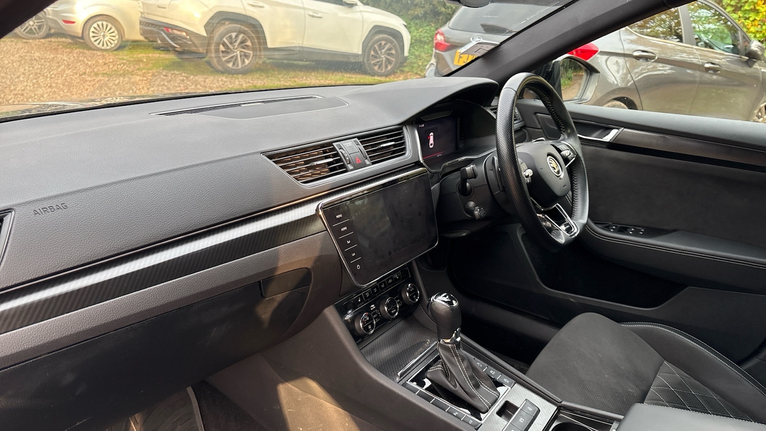 Used Skoda Superb 2023 for sale - 78084363: Photo 2