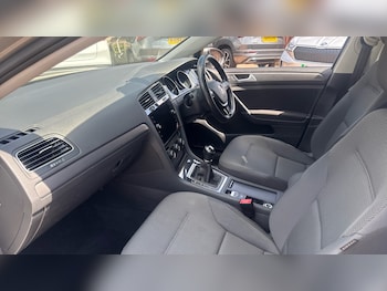 Used Volkswagen Golf 2017 for sale - 79312100: Photo