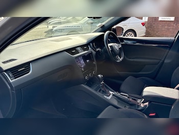 Used Skoda Octavia 2020 for sale - 77687390: Photo
