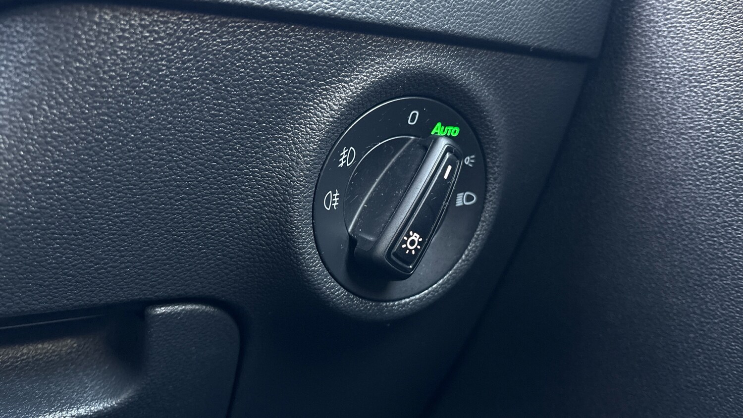 Used Skoda Karoq 2023 for sale - 77342525: Photo 37