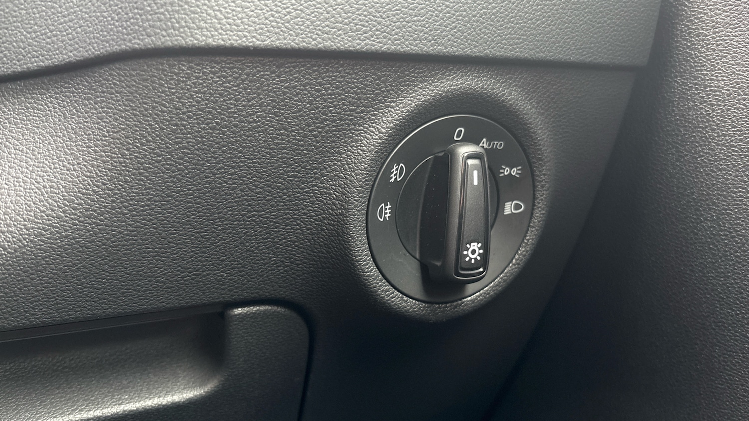 Used Skoda Karoq 2025 for sale - 76568380: Photo 33