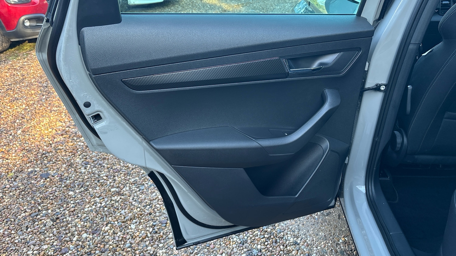 Used Skoda Karoq 2025 for sale - 76882283: Photo 30