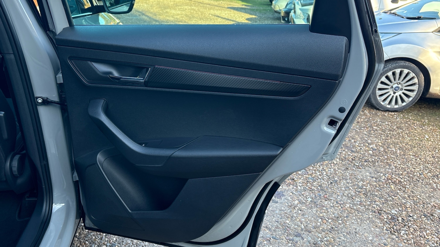 Used Skoda Karoq 2025 for sale - 76882283: Photo 37