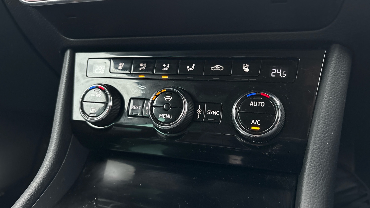 Used Skoda Superb 2018 for sale - 76817378: Photo 13