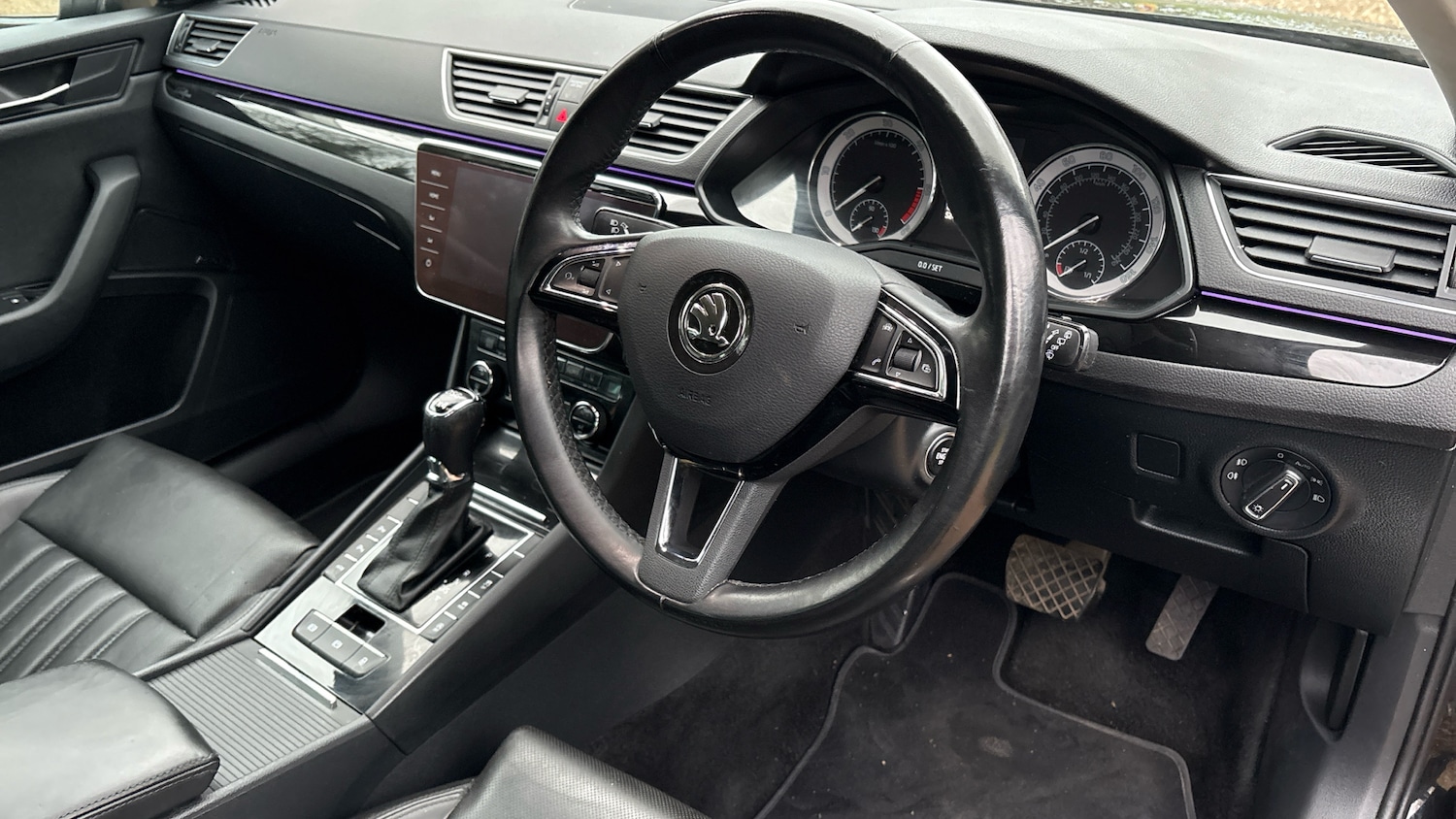 Used Skoda Superb 2018 for sale - 76817378: Photo 6