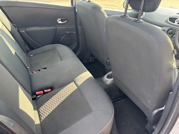 Used Renault Clio 2010 for sale - 75530172: Photo 10