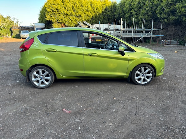 Used Ford Fiesta 2011 for sale - 75613137: Photo 2