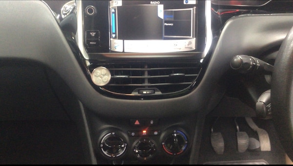 Used Peugeot 208 2013 for sale - 75523955: Photo 10