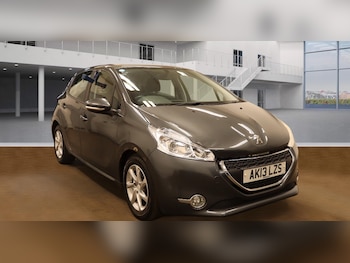 Peugeot - 208