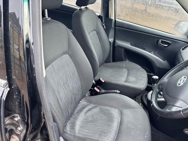 Used Hyundai i10 2011 for sale - 75550461: Photo 11
