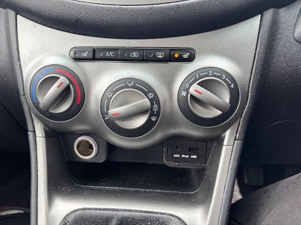 Used Hyundai i10 2011 for sale - 75550461: Photo 13