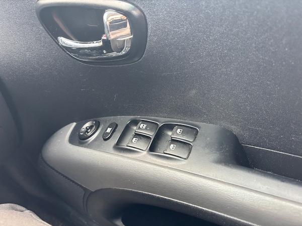 Used Hyundai i10 2011 for sale - 75550461: Photo 15