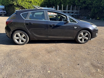 Used Vauxhall Astra 2010 for sale - 75613718: Photo