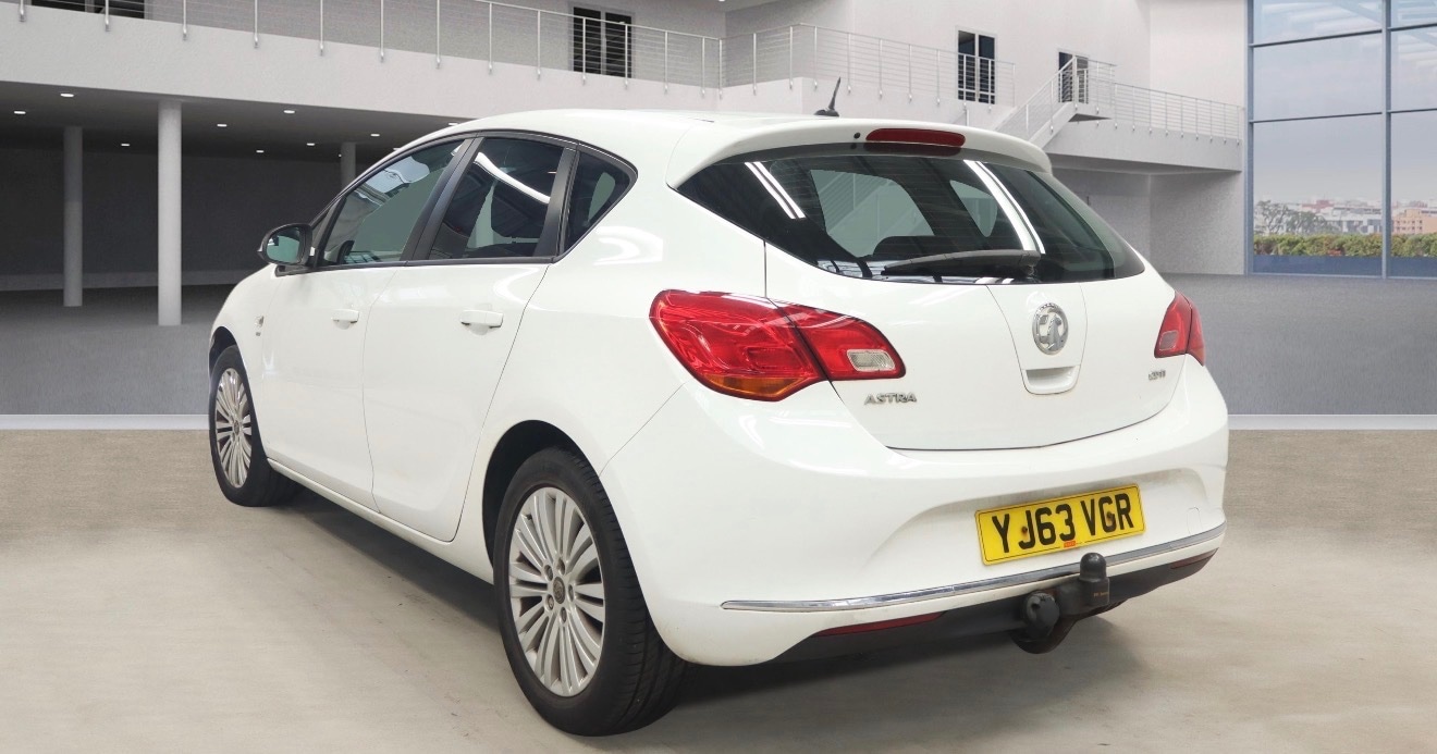Used Vauxhall Astra 2013 for sale - 78123303: Photo 3