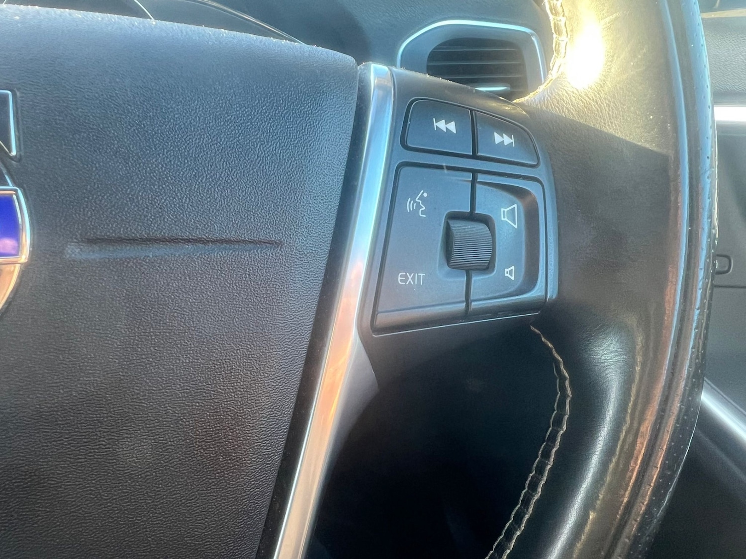 Used Volvo V60 2015 for sale - 77020549: Photo 19