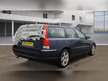 Used Volvo V70 2004 for sale - 75614504: Photo