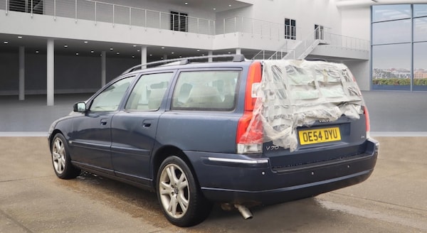 Used Volvo V70 2004 for sale - 75614504: Photo 3