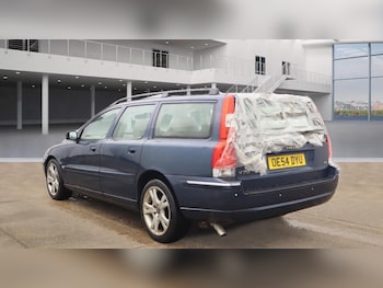 Used Volvo V70 2004 for sale - 75614504: Photo