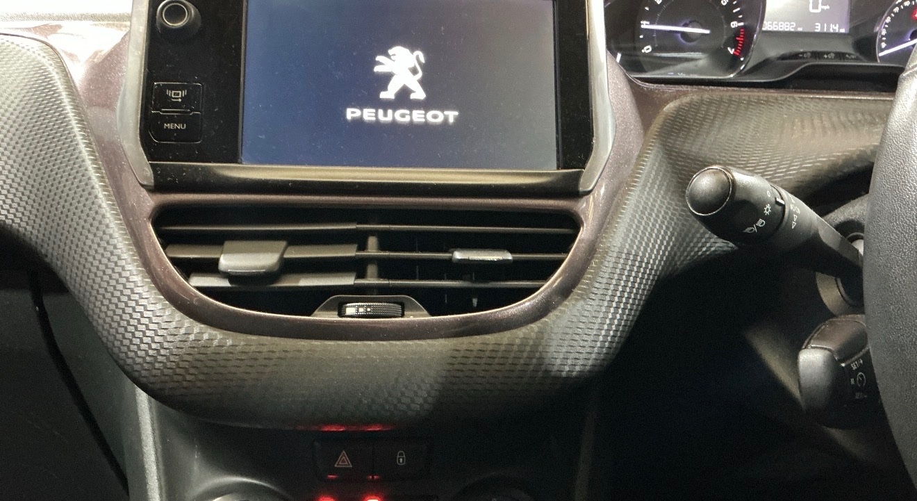 Used Peugeot 2008 2014 for sale - 77562599: Photo 10