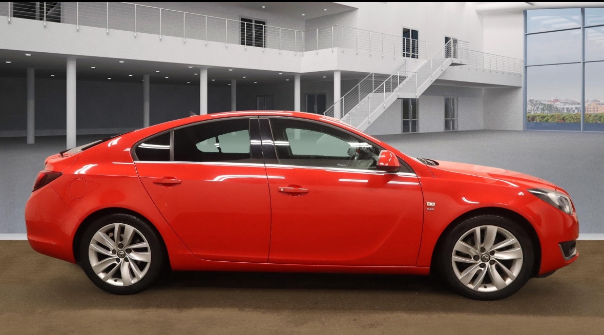 Used Vauxhall Insignia 2017 for sale - 77079237: Photo 2