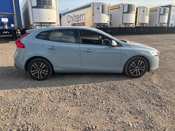 Used Volvo V40 2018 for sale - 75518178: Photo