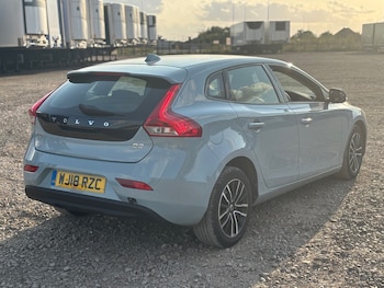 Used Volvo V40 2018 for sale - 75518178: Photo