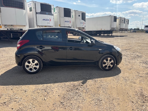 Used Hyundai i20 2011 for sale - 75524623: Photo 2