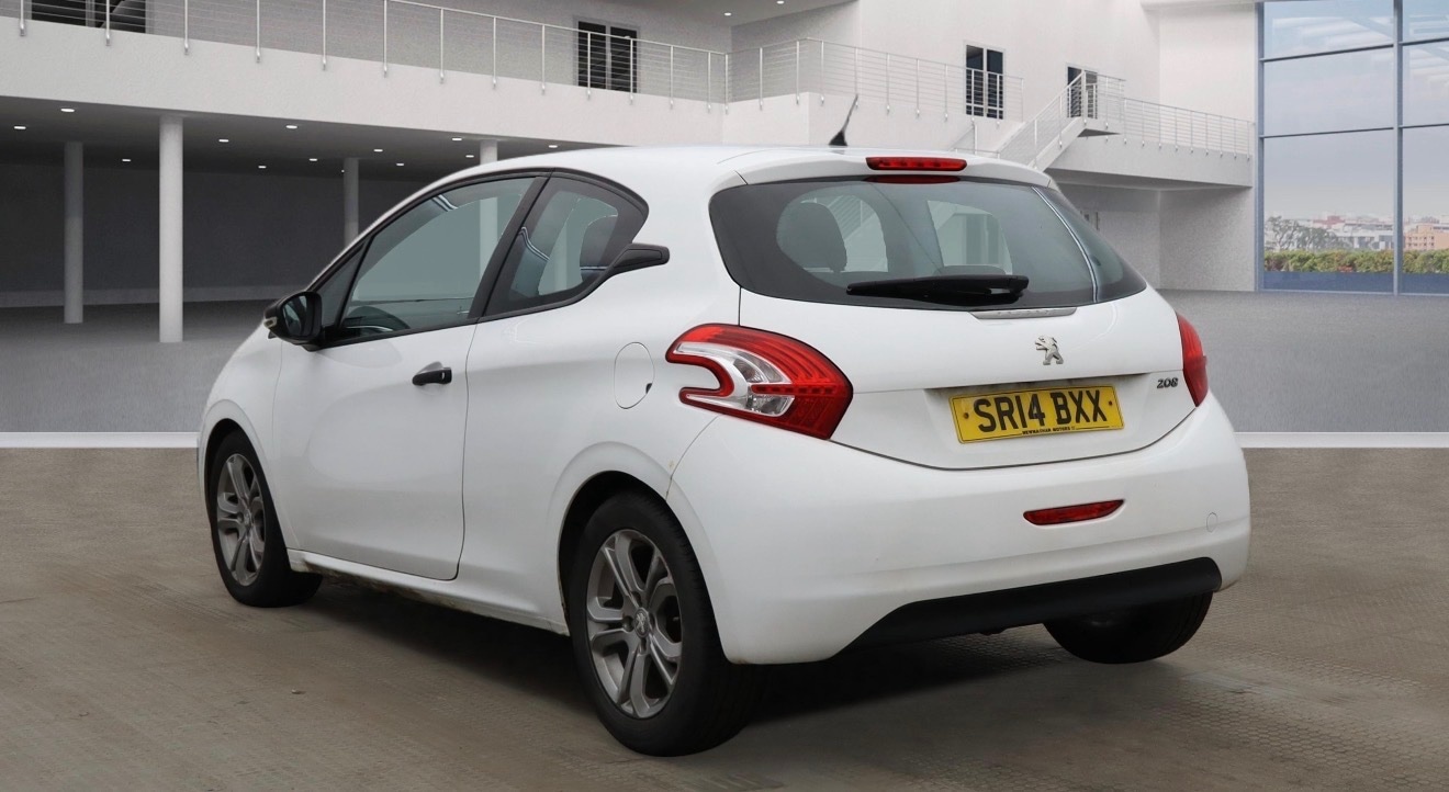 Used Peugeot 208 2014 for sale - 77578509: Photo 3
