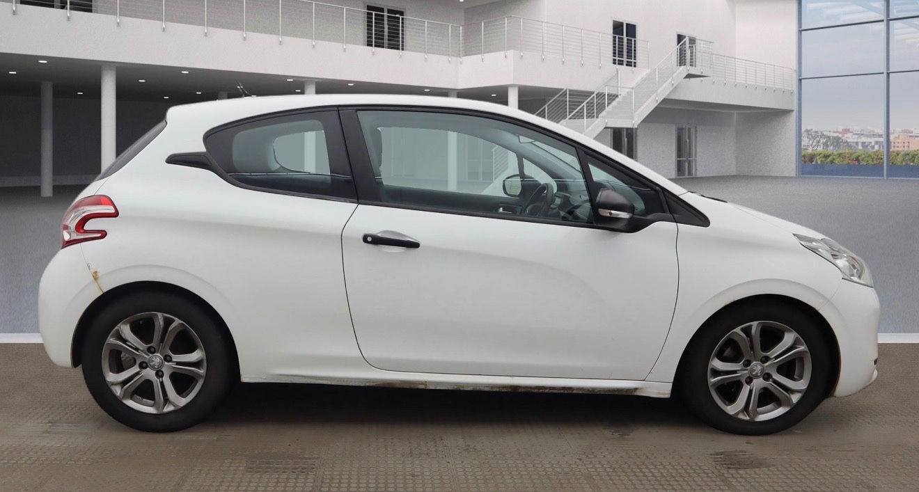 Used Peugeot 208 2014 for sale - 77578509: Photo 5