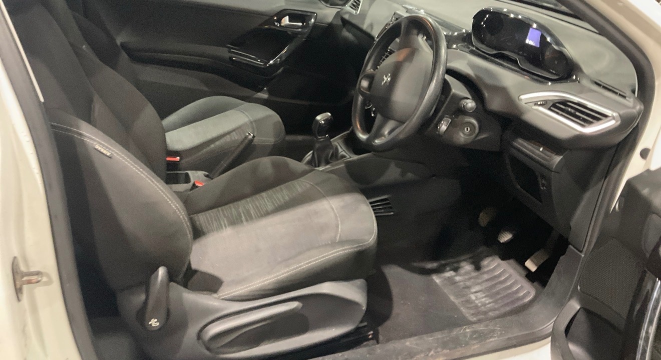 Used Peugeot 208 2014 for sale - 77578509: Photo 9