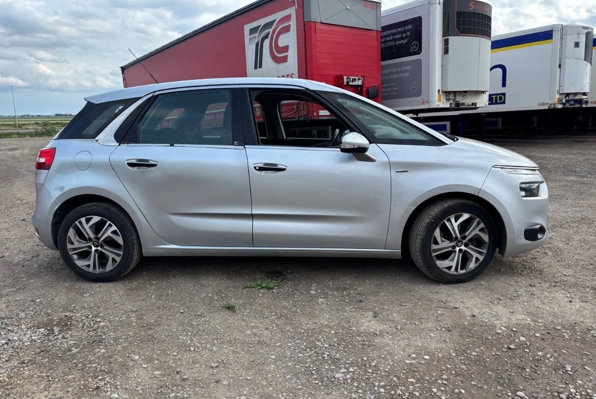 Used Citroen C4 Picasso 2015 for sale - 77019951: Photo 2