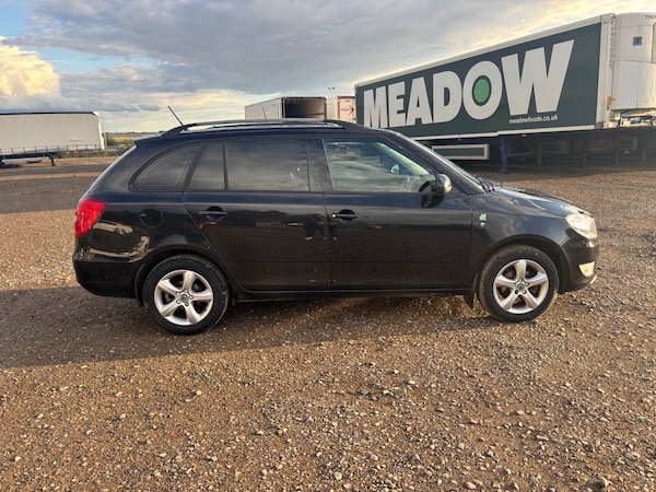 Used Skoda Fabia 2011 for sale - 75611831: Photo 2